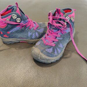 Toddler Merrell Capra mid waterproof size 10W